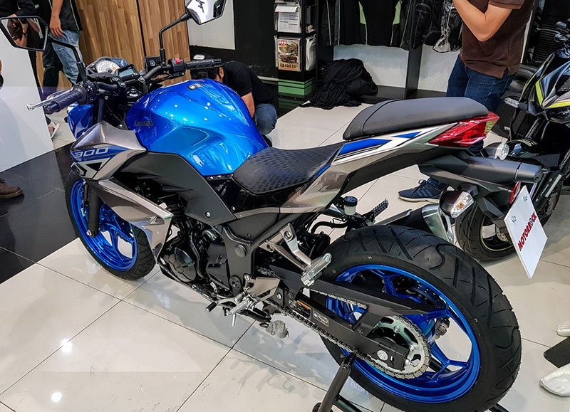 Kawasaki Z300 2018 giá từ 129 triệu, quyết đấu Yamaha MT-03